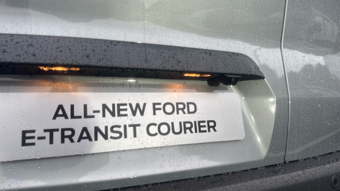 Ford Transit Courier E-Transit Courier 100kW 43kWh Trend Van Auto - Image 24